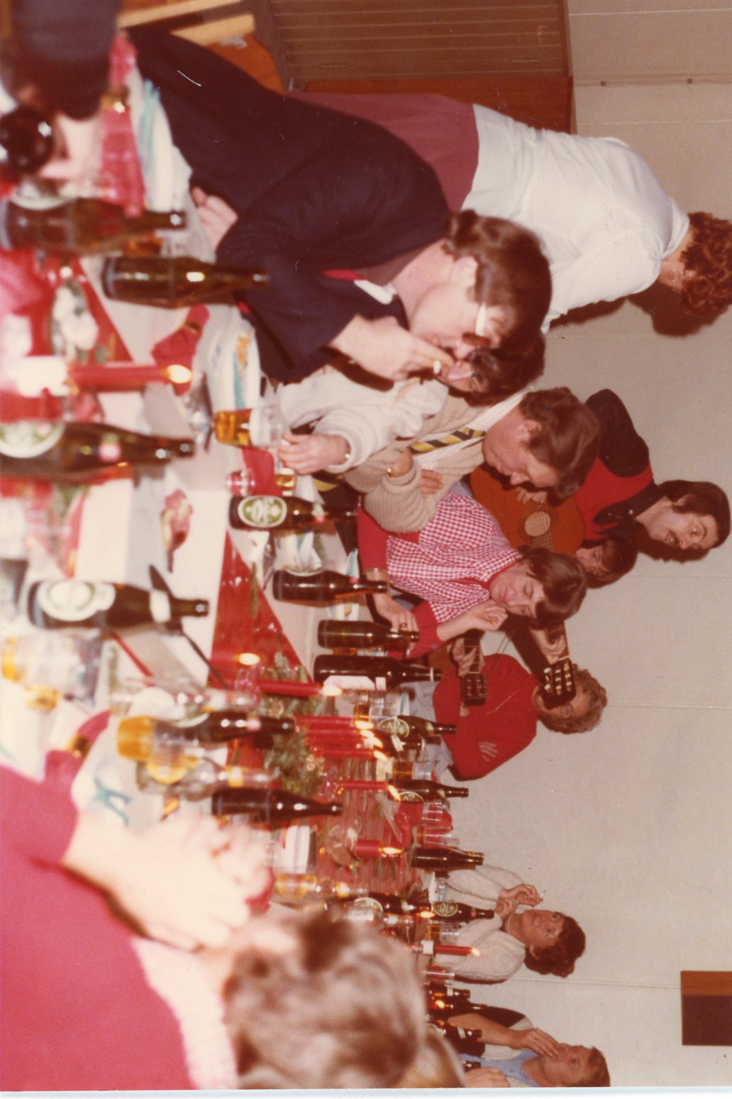 Hygge i ledergruppen ved julefrokost (Dragør Lokalarkiv)